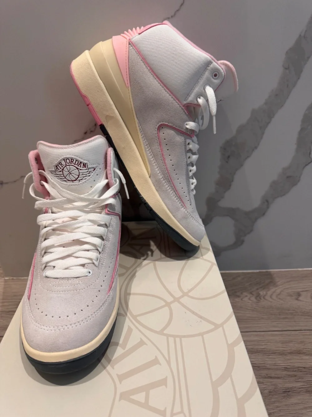 Air Jordan 2 Retro Craft Sunset Haze Muslin Men’s 10.5 / Women’s 12